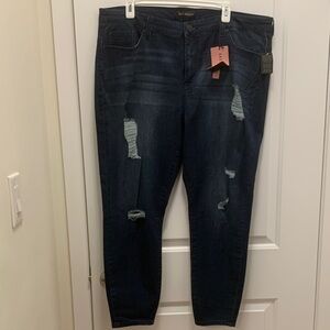 NWT Distressed Dark Blue plus size Skinny Jeans